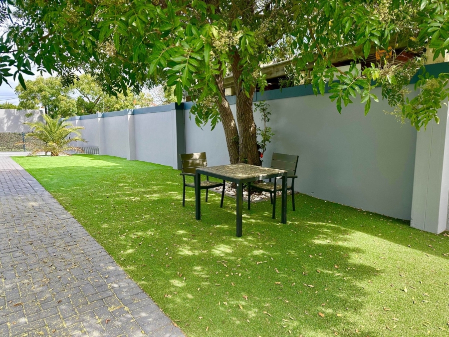 To Let 4 Bedroom Property for Rent in Table View Western Cape